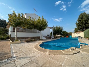 House 5 Bedrooms in Las Nieves