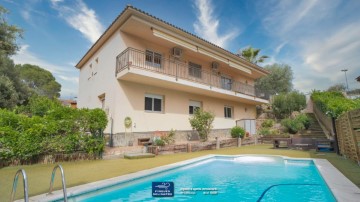 Maison 5 Chambres à L'Ametlla del Vallès