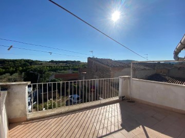 House 4 Bedrooms in Sant Genís