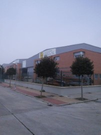 Industrial building / warehouse in Peñafiel