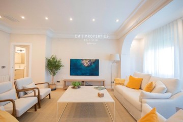 Apartment 3 Bedrooms in Eixample