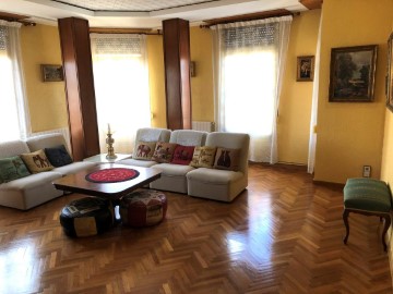 Apartment 4 Bedrooms in Catarroja