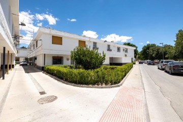 House 4 Bedrooms in Pinos Puente