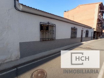 House 4 Bedrooms in Burujón