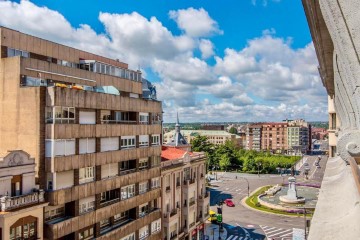 Apartment 4 Bedrooms in Centro Ciudad