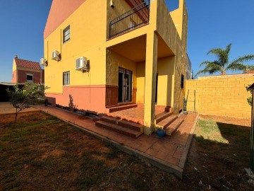 Casa o chalet 4 Habitaciones en Sanlúcar la Mayor