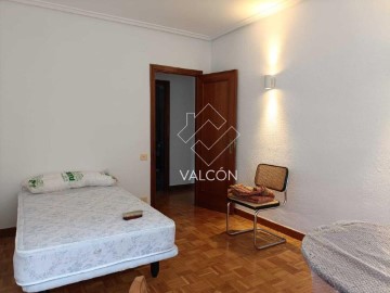 Apartamento 4 Quartos em Burgos Centro