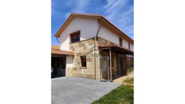 House 4 Bedrooms in Moriscos