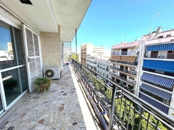 Piso 5 Habitaciones en Sevilla Centro