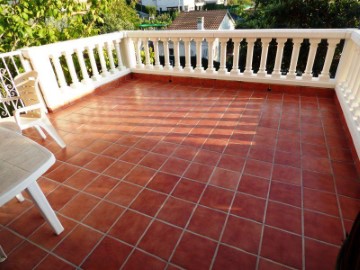 House 4 Bedrooms in La Balconada