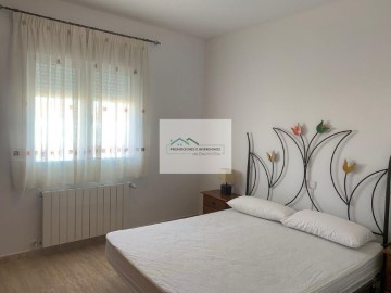 House 4 Bedrooms in Casasimarro