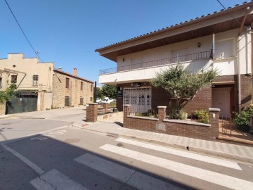 House 4 Bedrooms in La Bisbal d'Empordà