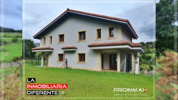 House 3 Bedrooms in Ampuero