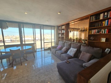 Duplex 4 Bedrooms in Gràcia