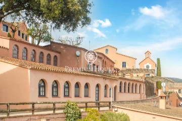 Maisons de campagne 15 Chambres à Vallgorguina