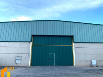 Industrial building / warehouse in Yagüe-Villalonquejar