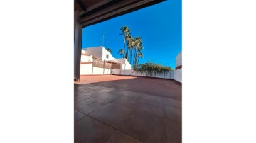 Apartment 5 Bedrooms in El Ronquillo