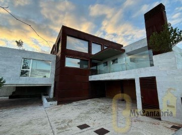 House 7 Bedrooms in La Abadilla