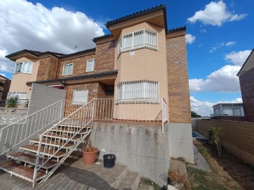 Casa o chalet 4 Habitaciones en Ugena