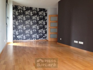 Apartment 2 Bedrooms in Barberà del Vallès