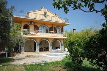 House 5 Bedrooms in Sentmenat