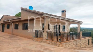 House 3 Bedrooms in Les Blasques