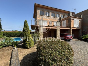 House 10 Bedrooms in Celrà