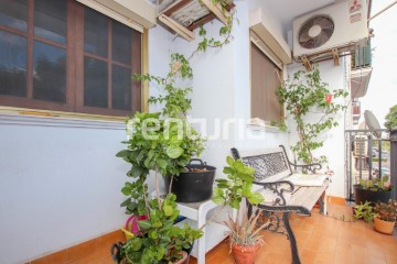 Apartment 4 Bedrooms in Puig