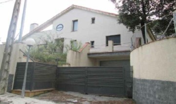 House 4 Bedrooms in Boscassos y Vallserena