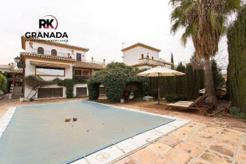 House 6 Bedrooms in Cájar