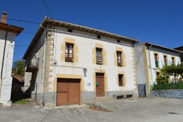 House 4 Bedrooms in Río de Losa