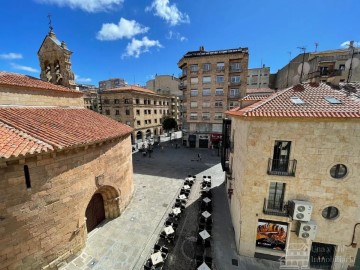 Ático 4 Habitaciones en Salamanca Centro