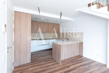 Penthouse 4 Bedrooms in Vallpineda