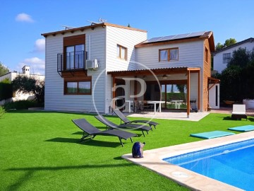 House 4 Bedrooms in Urbanización Montesano