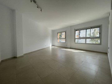 Apartment 3 Bedrooms in Celrà