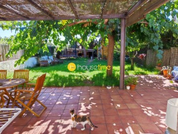 House 4 Bedrooms in Vilassar de Dalt