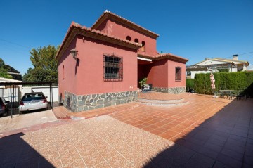 Casa o chalet 5 Habitaciones en La Zubia