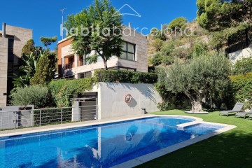 House 5 Bedrooms in La Miranda - Ciutat Diagonal