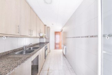 Apartment 3 Bedrooms in Barberà del Vallès