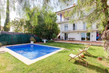 Maison 5 Chambres à Vallpineda-Santa Bárbara