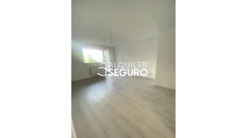 Piso 3 Habitaciones en Latina