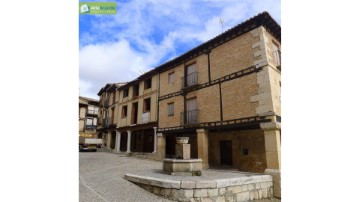 Building in Peñaranda de Duero