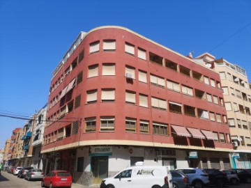 Apartment 3 Bedrooms in Casc Urbà